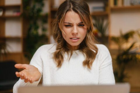 Frustrated customer wonders why the lead magnet she signed up for isn’t showing up in her Inbox. 